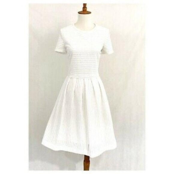Calvin Klein Short Sleeve Round Neck Waffle Textured White Knit Flare Dress Sz 8 - Picture 2 of 9